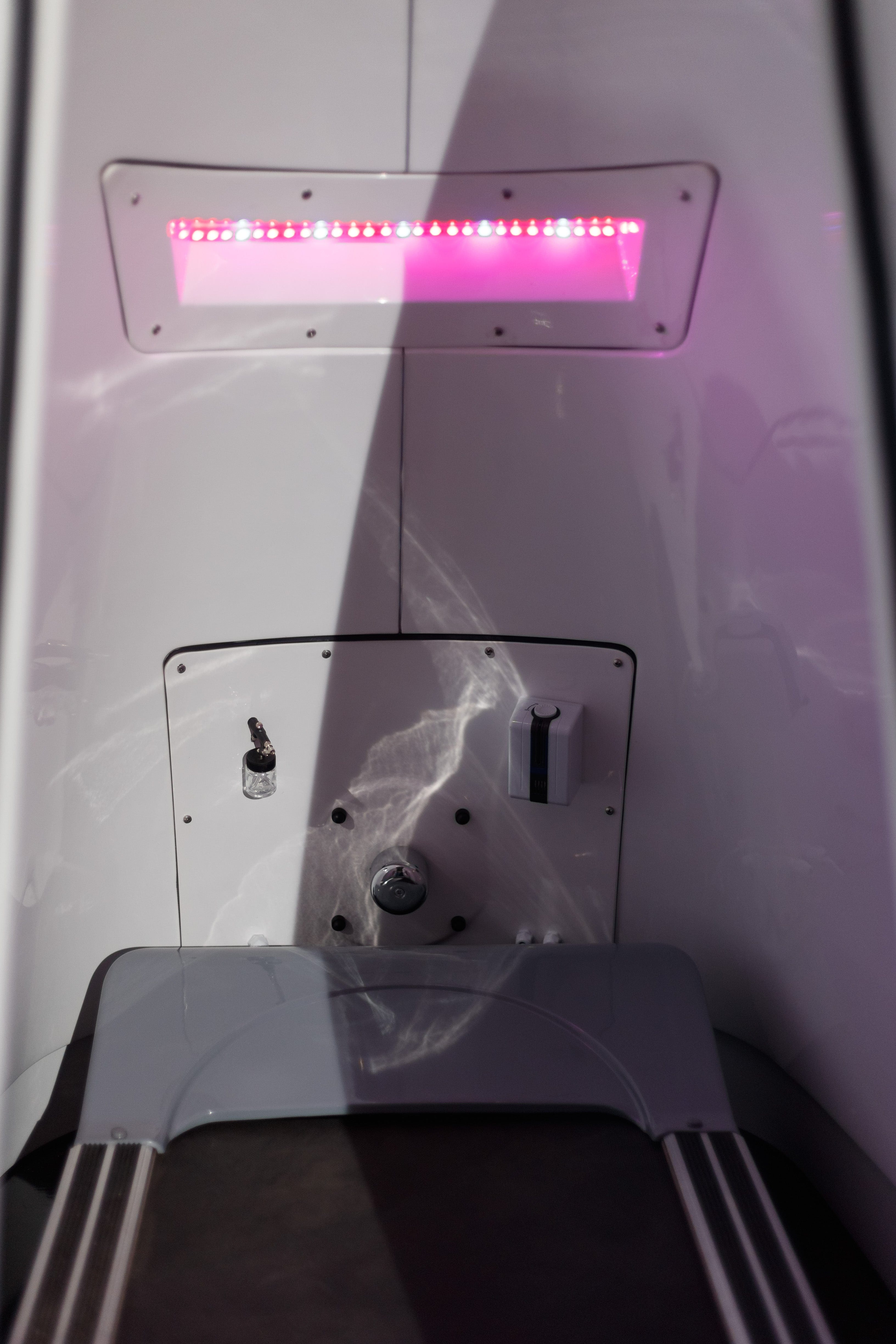 Cryonick (VacuActivus) VacuStar Infrared Cryotherapy Vacuum Treadmill